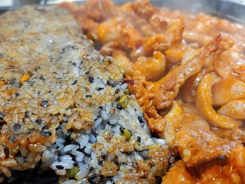 오리 주물럭과 찰밥의 환상적인 조화