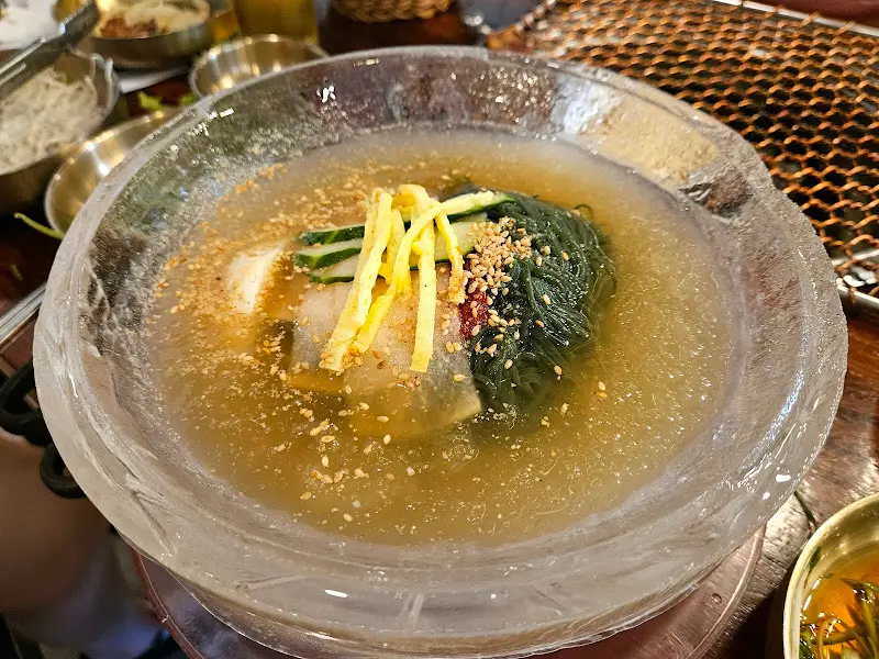 살얼음이 가득한 물냉면