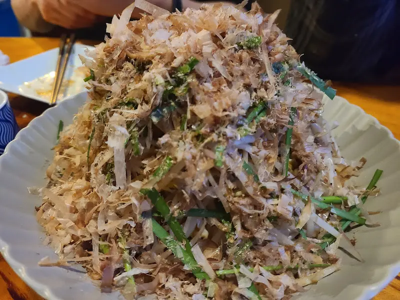 가쓰오부시 샐러드 근접샷