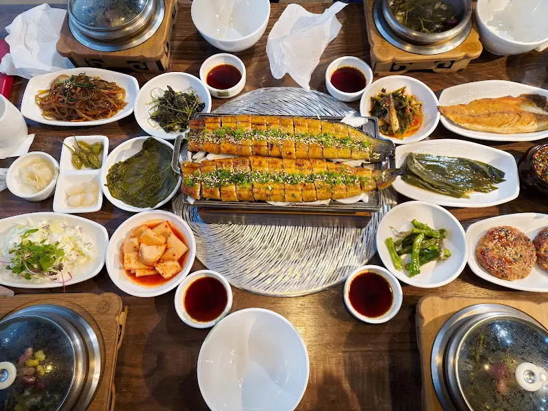 곤드레솥밥 정식 한상차림