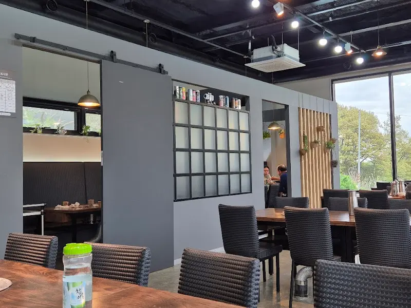 넓고 쾌적한 실내