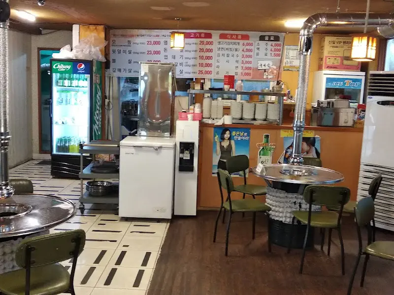 마포꿀꿀이 내부