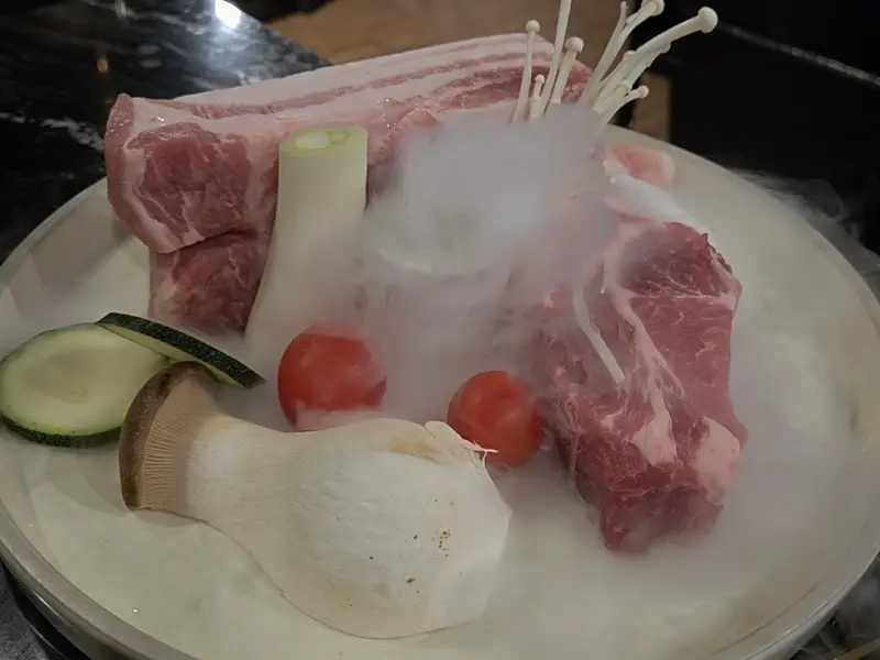 마장동김씨 구디점의 돼지고기 한 상 차림