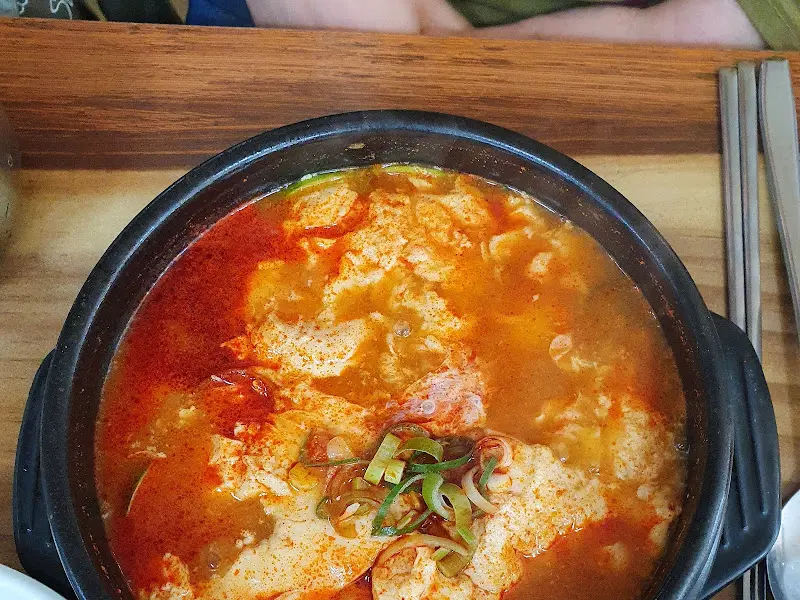 매콤 순두부 찌개의 매혹적인 비주얼