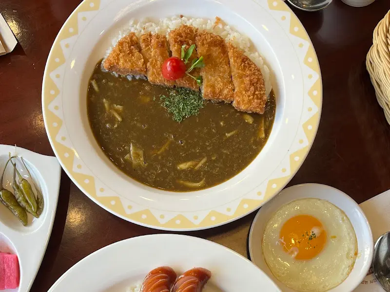 돈가스 카레의 정갈한 모습