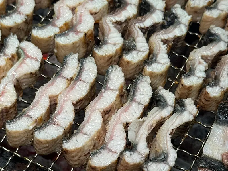 노릇노릇 익어가는 장어