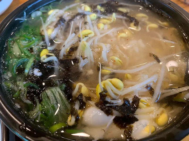 콩나물 국밥 근접 사진