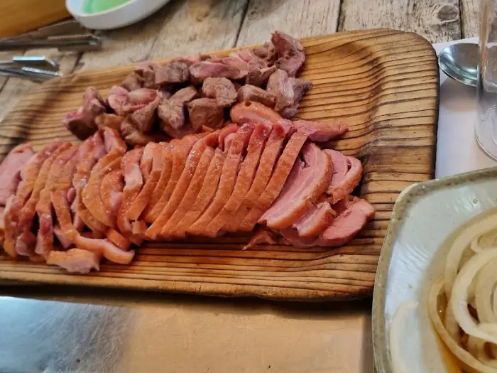 훈제 오리와 삼겹살 플레이트