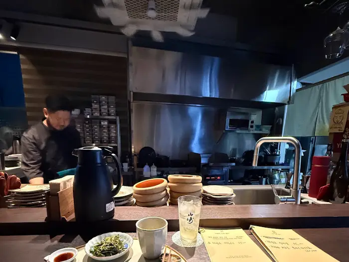 다찌석 주방의 모습