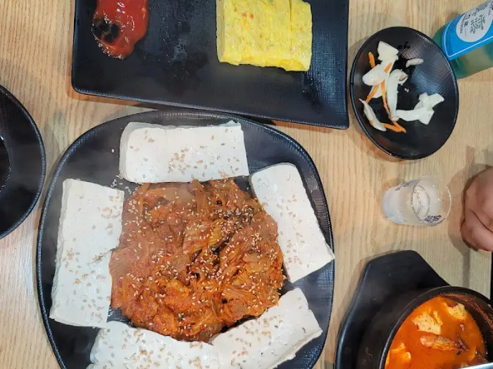 순두부찌개와 돌솥밥