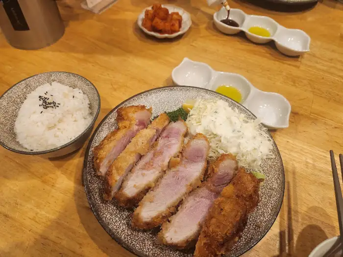 모듬카츠와 곁들임