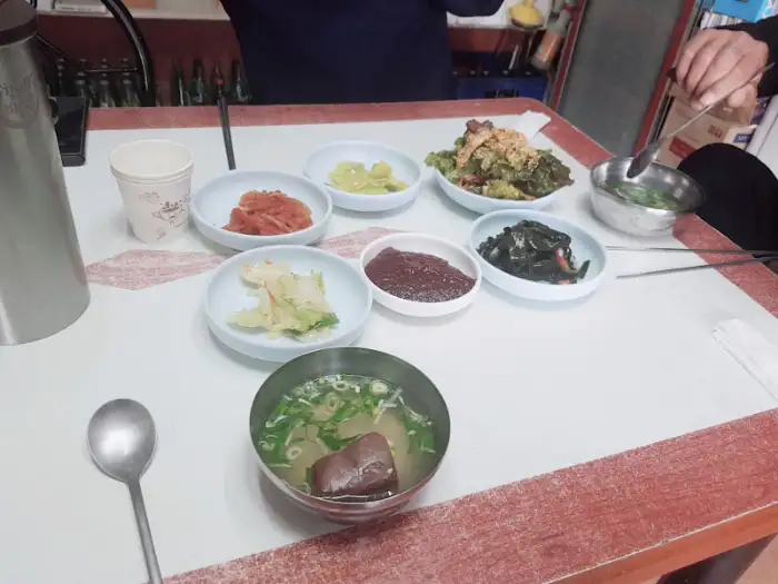 육회비빔밥과 밑반찬