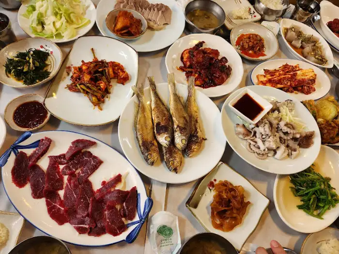 정갈하게 차려진 시골 밥상