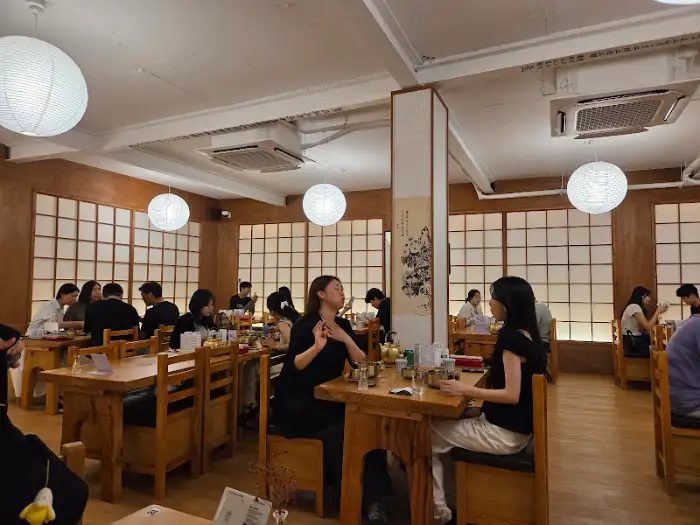 말방국밥 용산본점 내부 홀