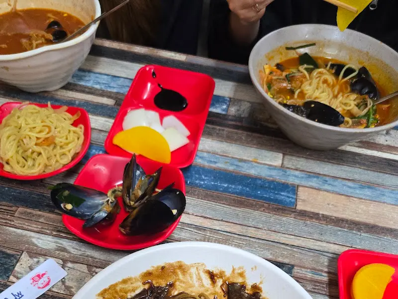 해물 가득 짬뽕