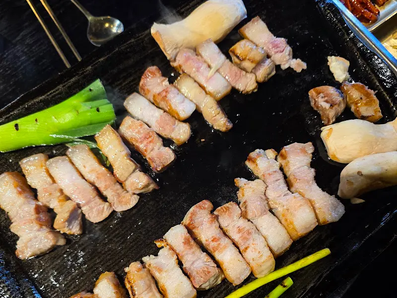 먹기 좋게 잘라진 삼겹살