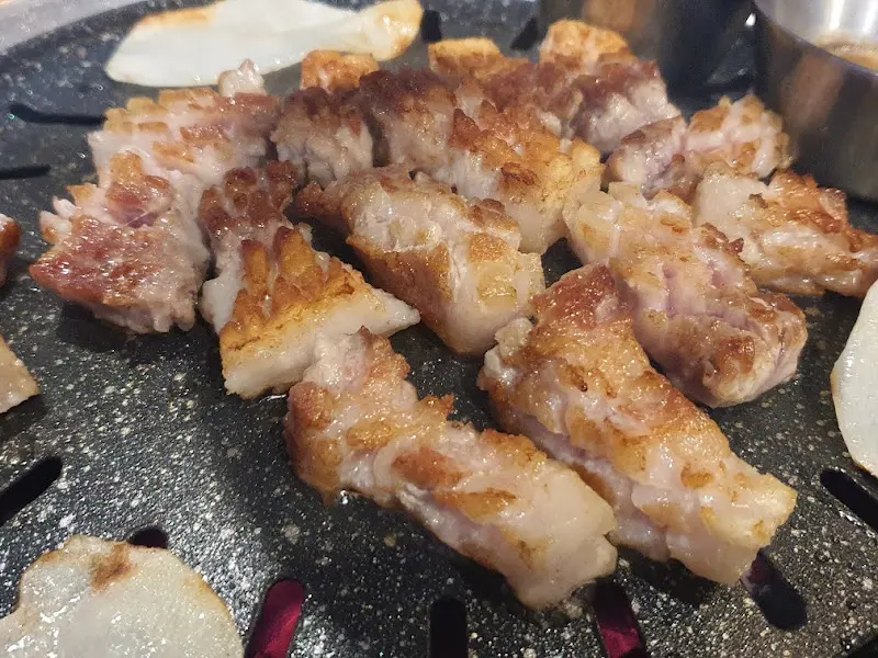 잘 익은 꽃삼겹살 단면