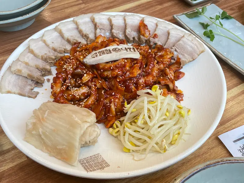 상다리 부러지게 차려진 한 상 차림