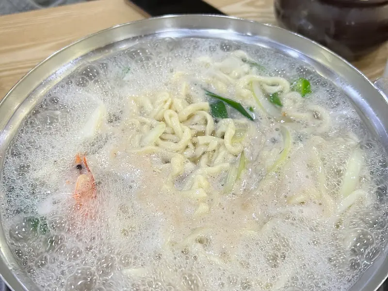 해물과 면의 조화