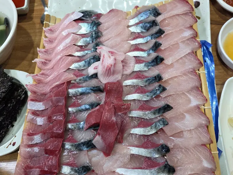 푸짐한 고등어회