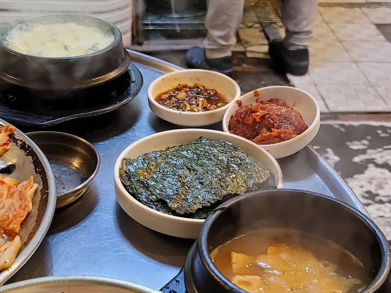 다양한 곁들임 메뉴들