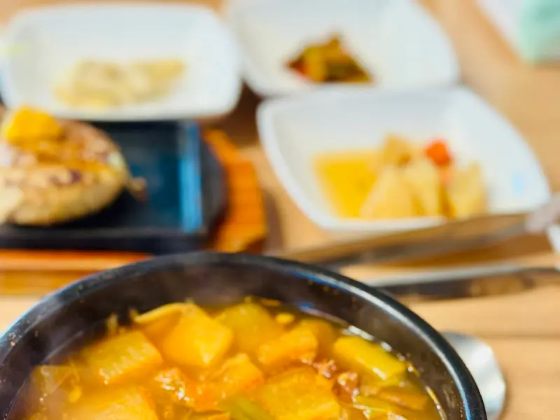 한우국밥과 떡갈비 세트