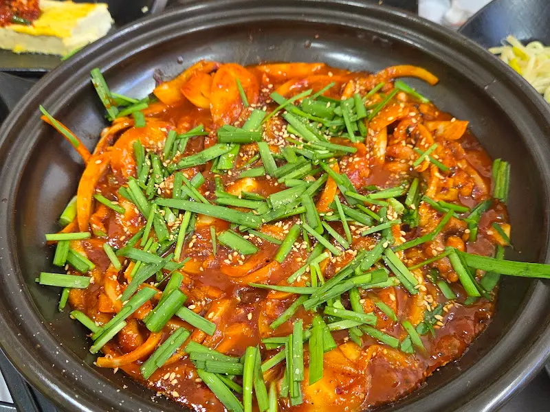 매콤달콤한 낙지볶음