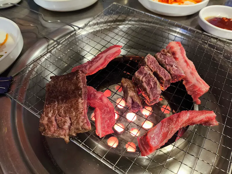 태백한우골 실비식당 연탄불