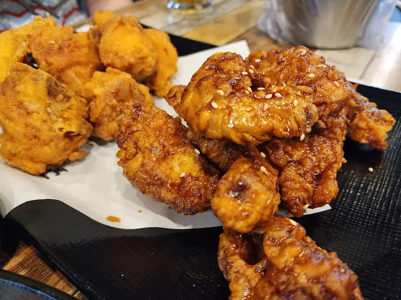 간장치킨과 얼큰이 치킨