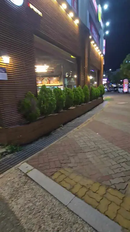 홍익돈까스 외관