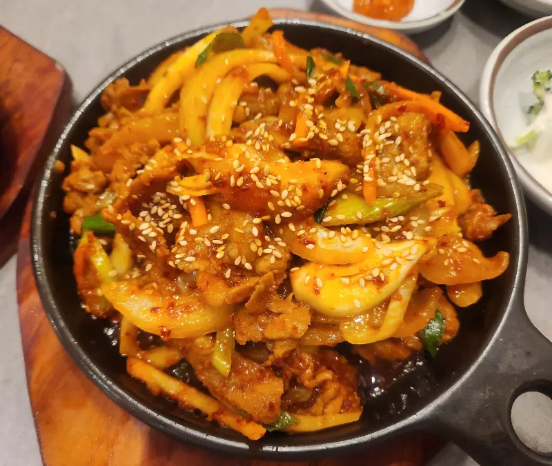 매콤달콤한 양념이 일품인 제육볶음