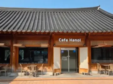전주 덕진공원, 뷰(view) 맛집 카페 한올에서 만끽하는 고즈넉한 한옥 풍경과 커피 한 잔의 여유