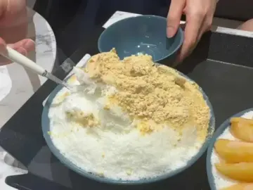 광장시장의 숨겨진 보석, 화이트버튼에서 맛보는 달콤한 서울 디저트 맛집 일상