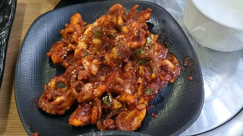 돗가비 쭈꾸미볶음