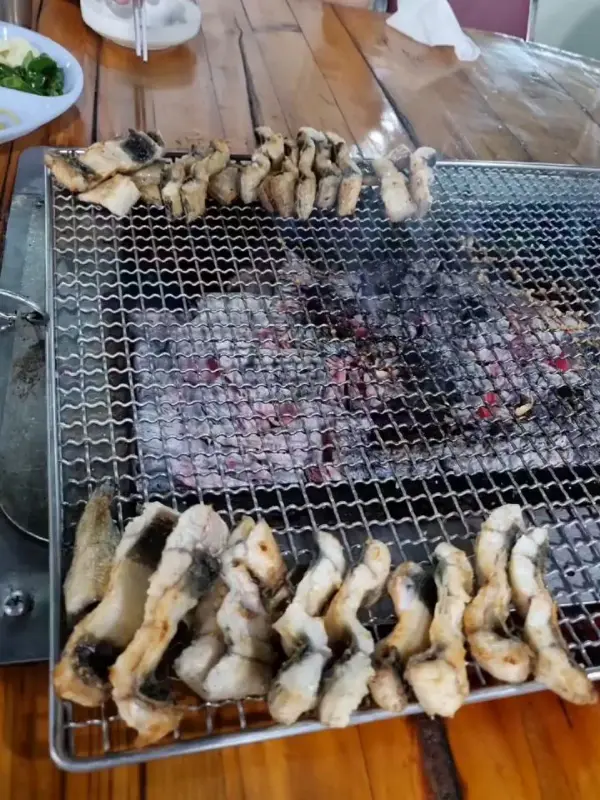 노릇하게 구워진 장어