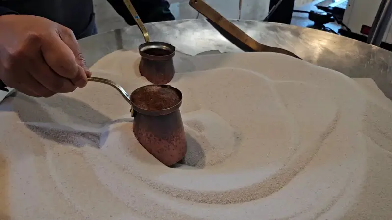 모래 커피 제조 영상 썸네일