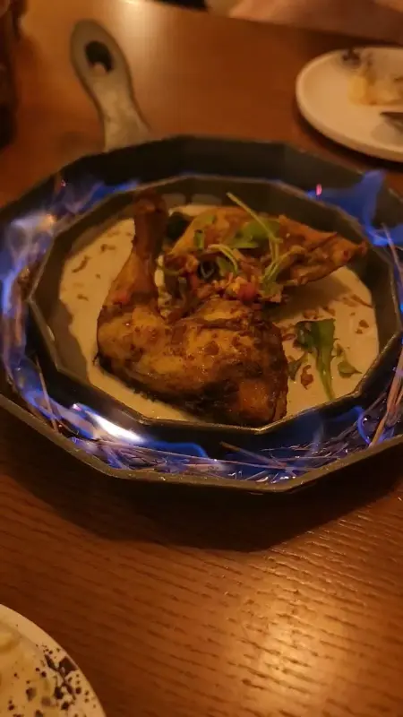 지글거리는 탄두리 치킨