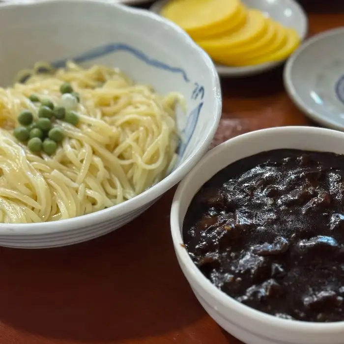 간짜장 면과 소스