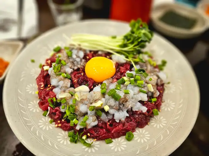 육회 비빔밥 (옵션 1)