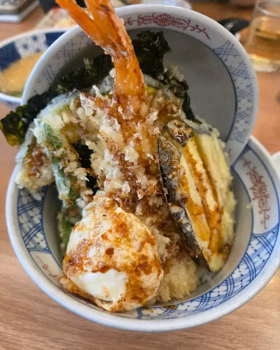 텐동의 푸짐한 비주얼