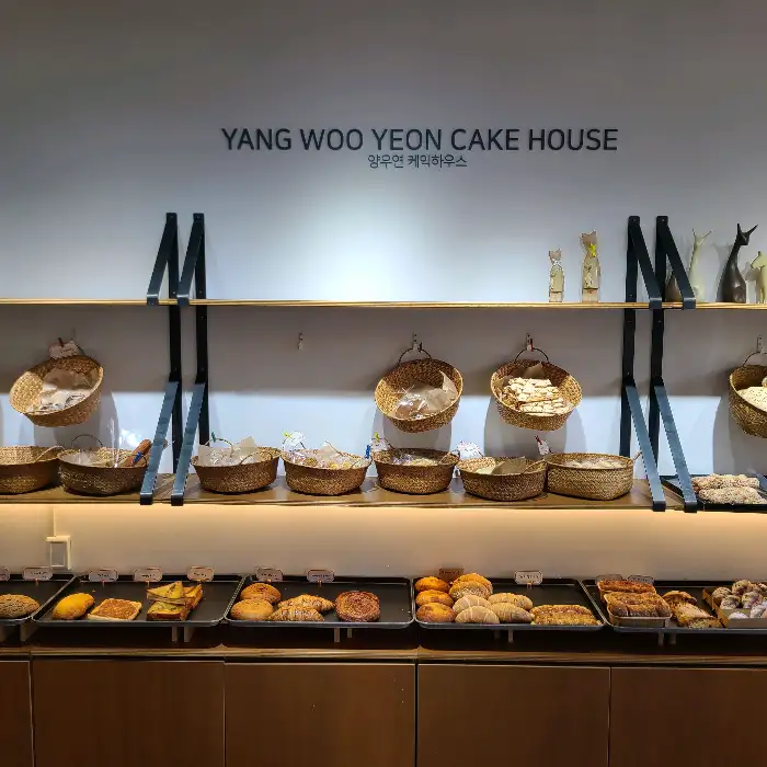 빵 진열대 전경