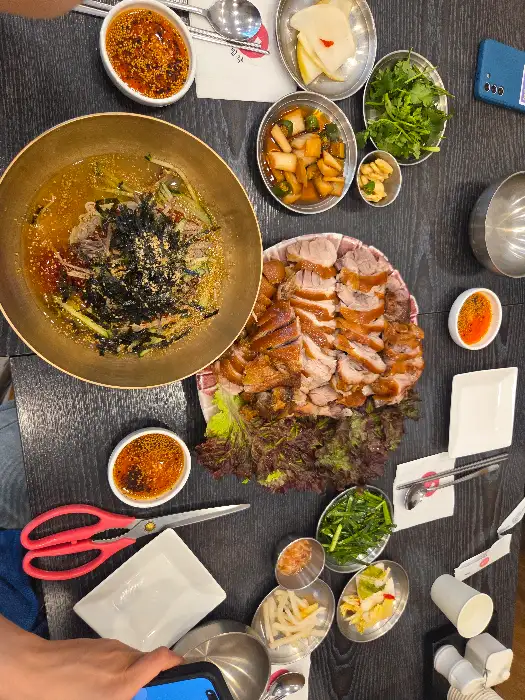 족발과 평양냉면, 막국수 조합