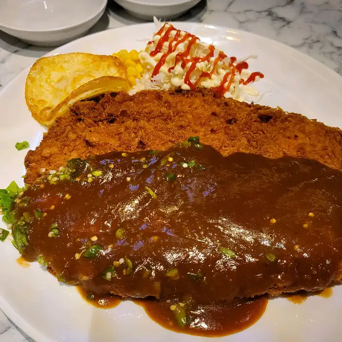 푸짐한 돈가스 메뉴