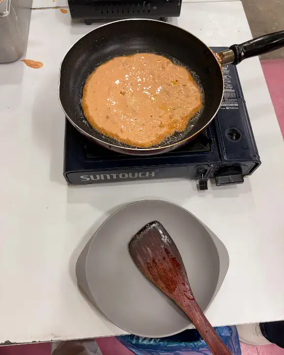 김치전 부치는 모습