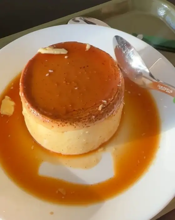 카라멜 푸딩과 숟가락