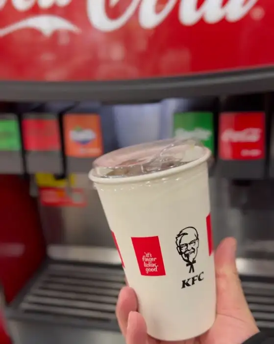 KFC 음료 코너