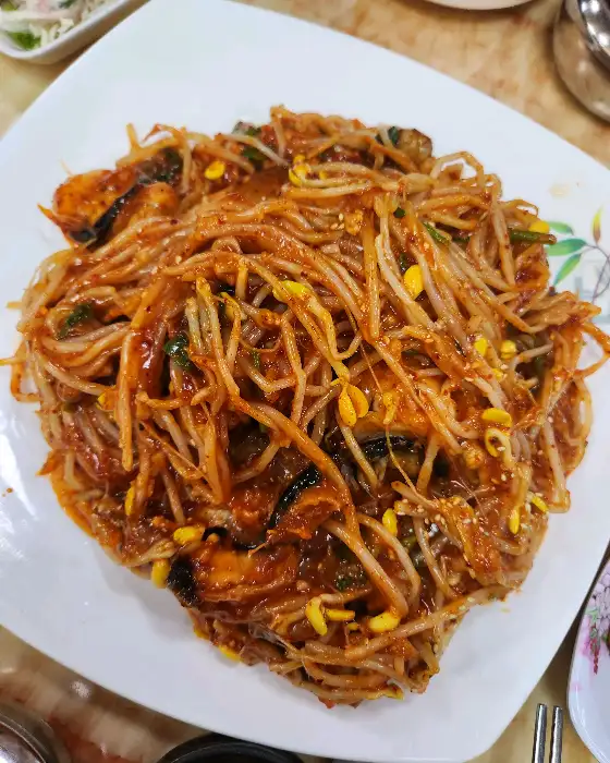 푸짐하게 담겨 나온 아구찜