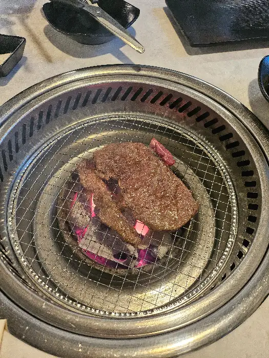두툼한 한우 등심 구이