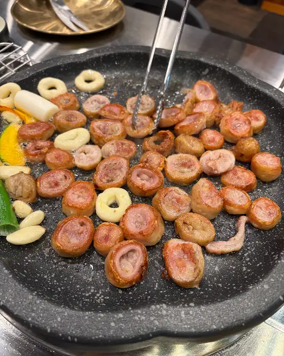 돌판에 익어가는 막창