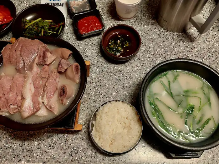 수육백반 메인 사진 2